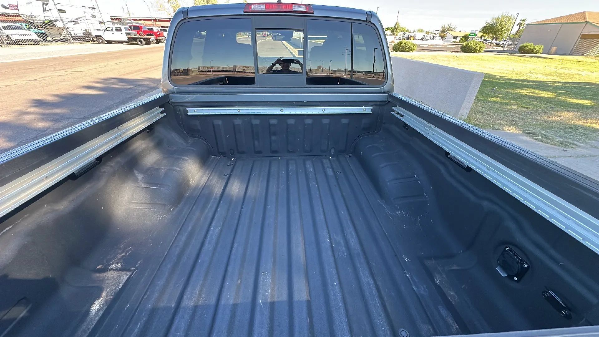 Used 2022 Nissan Frontier SV AWD/4WD image 4