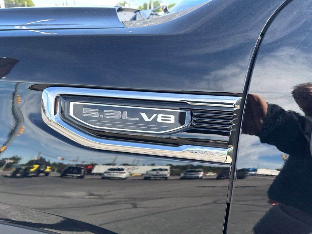 Used 2026 GMC Sierra 1500 SLT AWD/4WD image 9