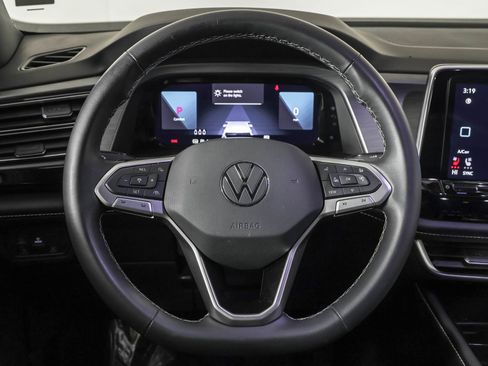 Used 2024 Volkswagen Atlas Cross Sport SE image 26