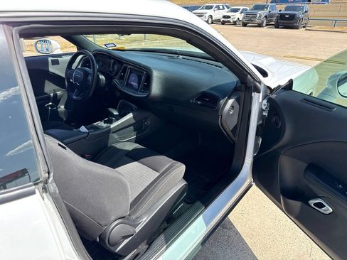 Used 2019 Dodge Challenger SXT w/ Driver Convenience Group RWD image 12