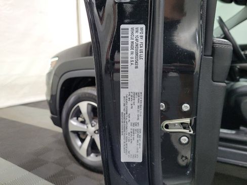 Used 2021 Jeep Cherokee Limited AWD/4WD image 33