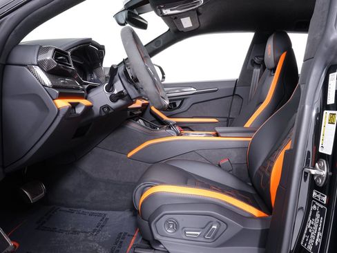 Used 2025 Lamborghini Urus Performante AWD/4WD image 5