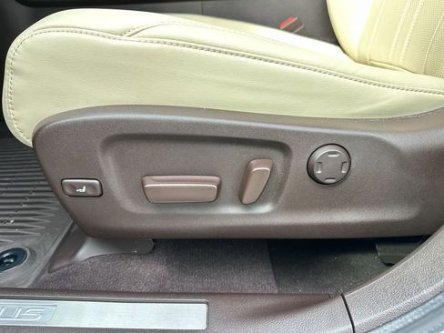 Used 2018 Lexus RX 450h AWD image 16