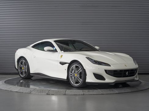 Used 2021 Ferrari Portofino RWD image 9