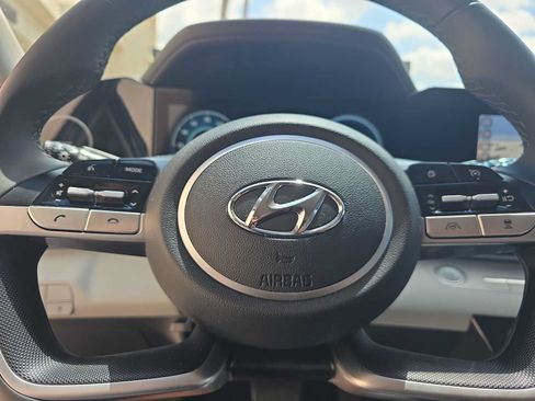 Used 2023 Hyundai Elantra Limited FWD image 20