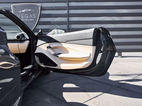 Used 2022 Ferrari F8 Tributo image 30