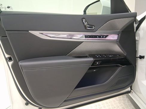 Used 2023 BMW 740i RWD image 14