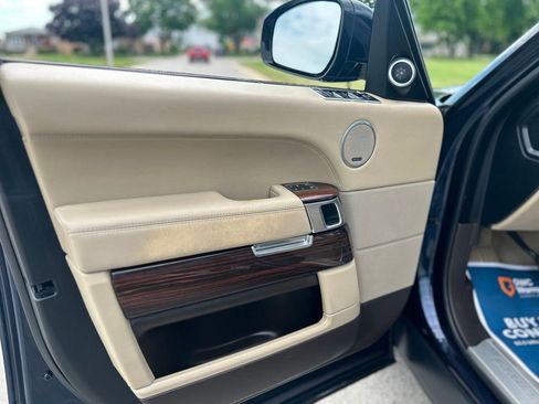 Used 2017 Land Rover Range Rover HSE image 13