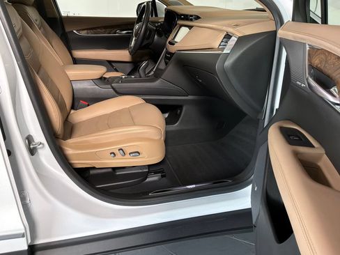 Used 2022 Cadillac XT5 Premium Luxury w/ Platinum Package AWD/4WD image 21