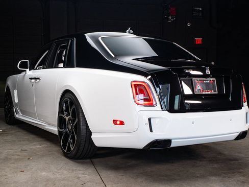 Used 2022 Rolls-Royce Phantom Sedan w/ The Phantom Package RWD image 26