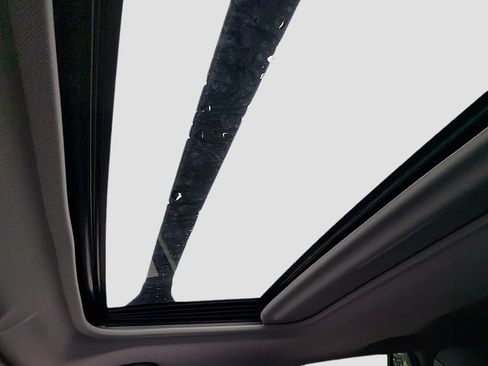Used 2023 Toyota RAV4 XLE FWD image 10