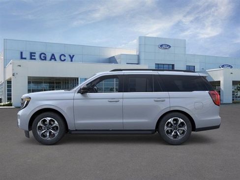 New 2026 Ford Expedition Active image 3