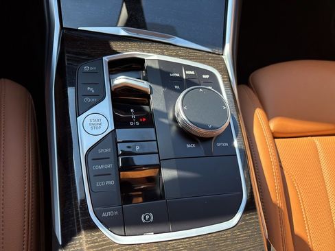 Used 2023 BMW 330i Sedan w/ Premium Package image 31