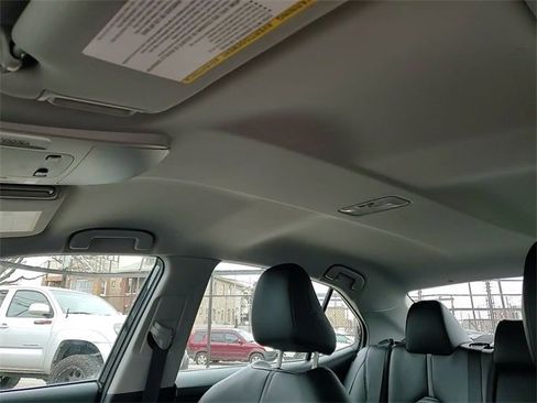 Used 2022 Toyota Camry SE image 20