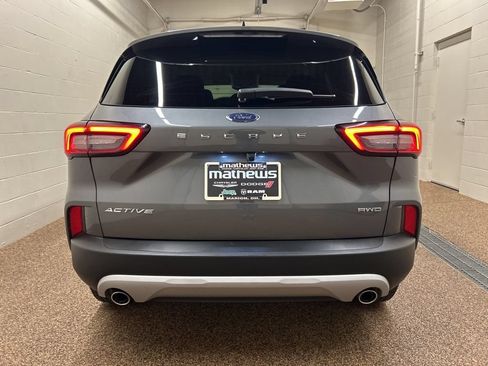 Used 2025 Ford Escape Active AWD/4WD image 3