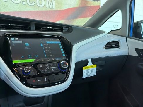 Used 2020 Chevrolet Bolt LT image 25