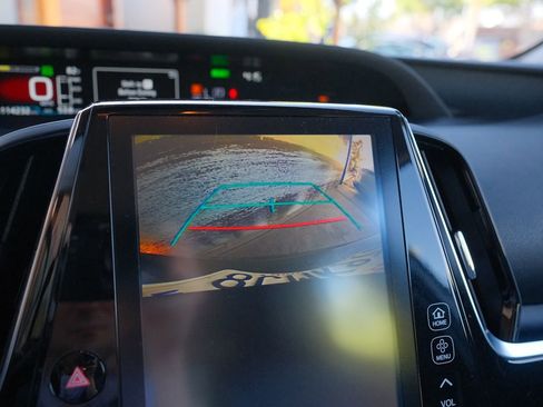 Used 2017 Toyota Prius Prime Premium FWD image 20