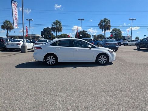 Certified 2025 Toyota Corolla LE image 2