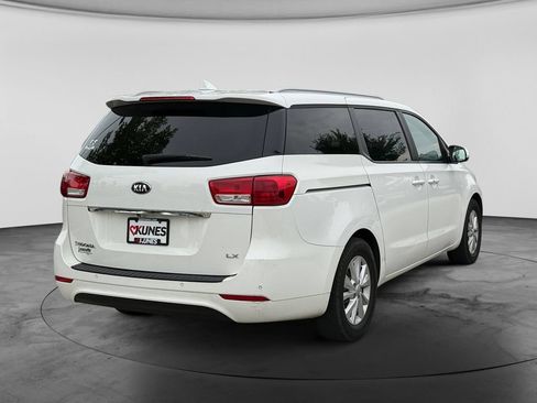 Used 2018 Kia Sedona LX w/ LX Essentials Premium Package FWD image 10