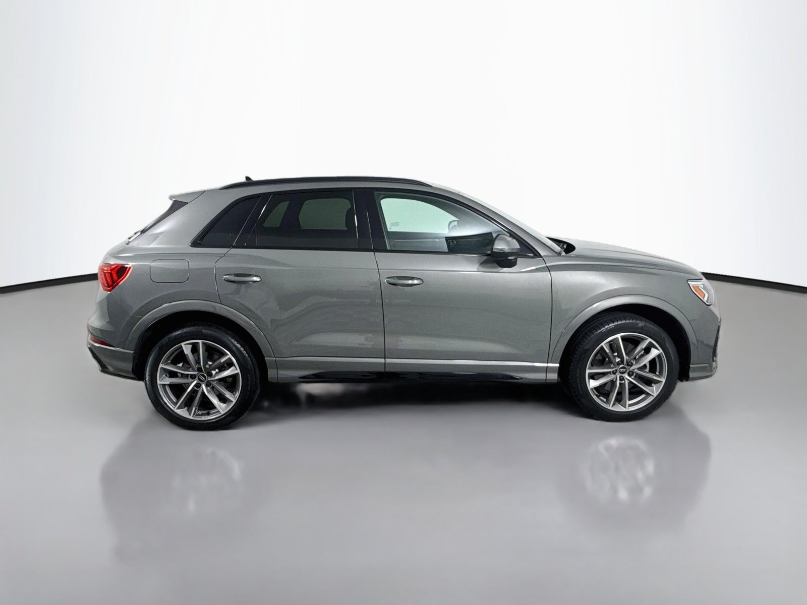 Certified 2024 Audi Q3 2.0T Premium Plus AWD/4WD image 8