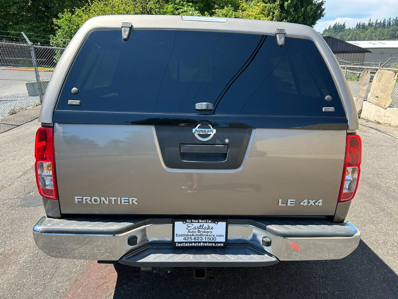 Used 2009 Nissan Frontier LE w/ LE Value Truck Pkg AWD/4WD image 6
