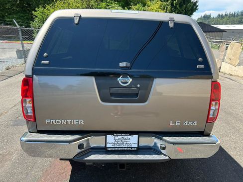 Used 2009 Nissan Frontier LE w/ LE Value Truck Pkg AWD/4WD image 6