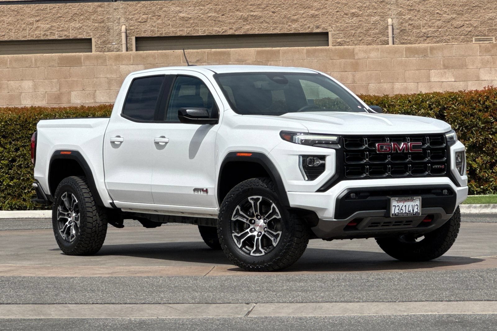 Certified 2023 GMC Canyon AT4 w/ AT4 Premium Package AWD/4WD image 2