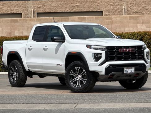 Certified 2023 GMC Canyon AT4 w/ AT4 Premium Package AWD/4WD image 2