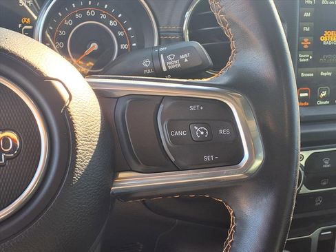 Used 2022 Jeep Gladiator Overland image 15