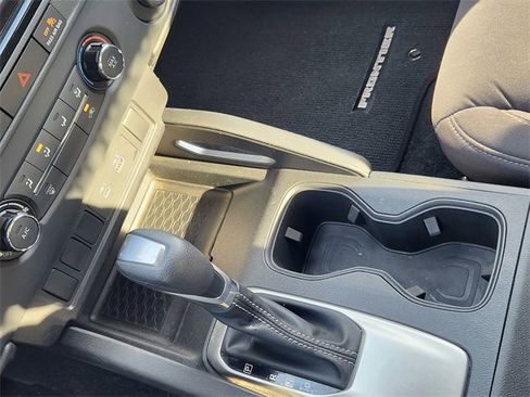 Used 2024 Nissan Frontier SV image 34