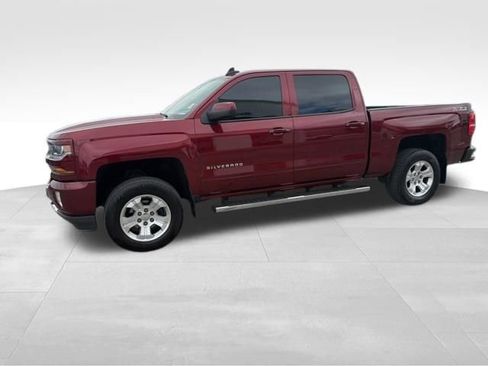 Used 2017 Chevrolet Silverado 1500 LT w/ LT Convenience Package image 6