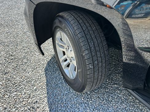 Used 2017 Chevrolet Tahoe LT image 35