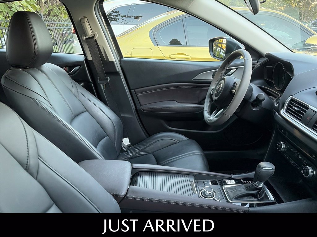 Used 2018 MAZDA MAZDA3 Touring FWD image 5