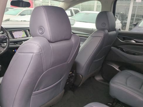 Used 2019 Buick Enclave Essence image 17