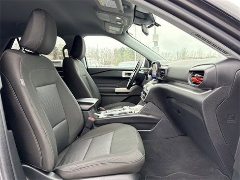 Used 2022 Ford Explorer XLT image 19
