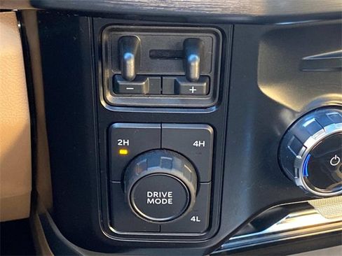 Used 2025 Ford F450 Lariat w/ Chrome Package image 28