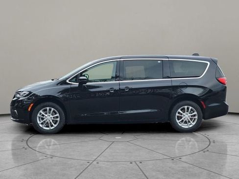 New 2026 Chrysler Pacifica Select AWD/4WD image 9