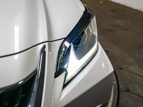 Used 2024 Lexus ES 300h w/ Premium Package image 4