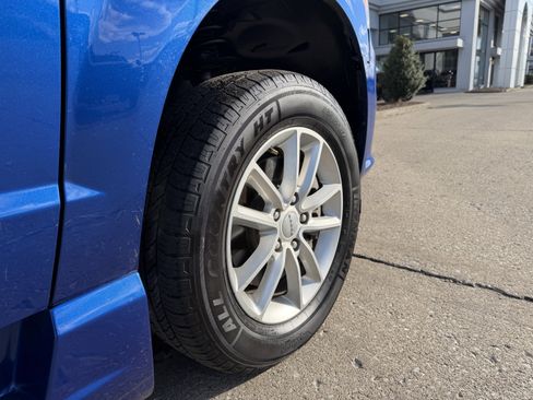 Used 2013 Dodge Grand Caravan SXT image 22