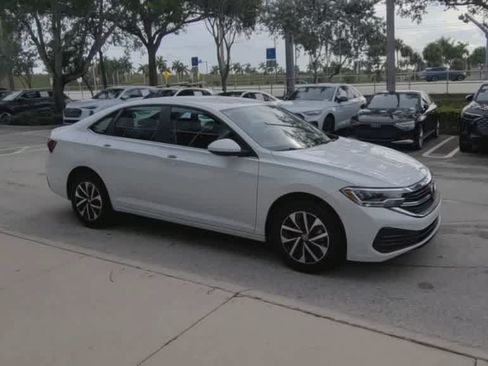 Used 2024 Volkswagen Jetta S FWD image 2