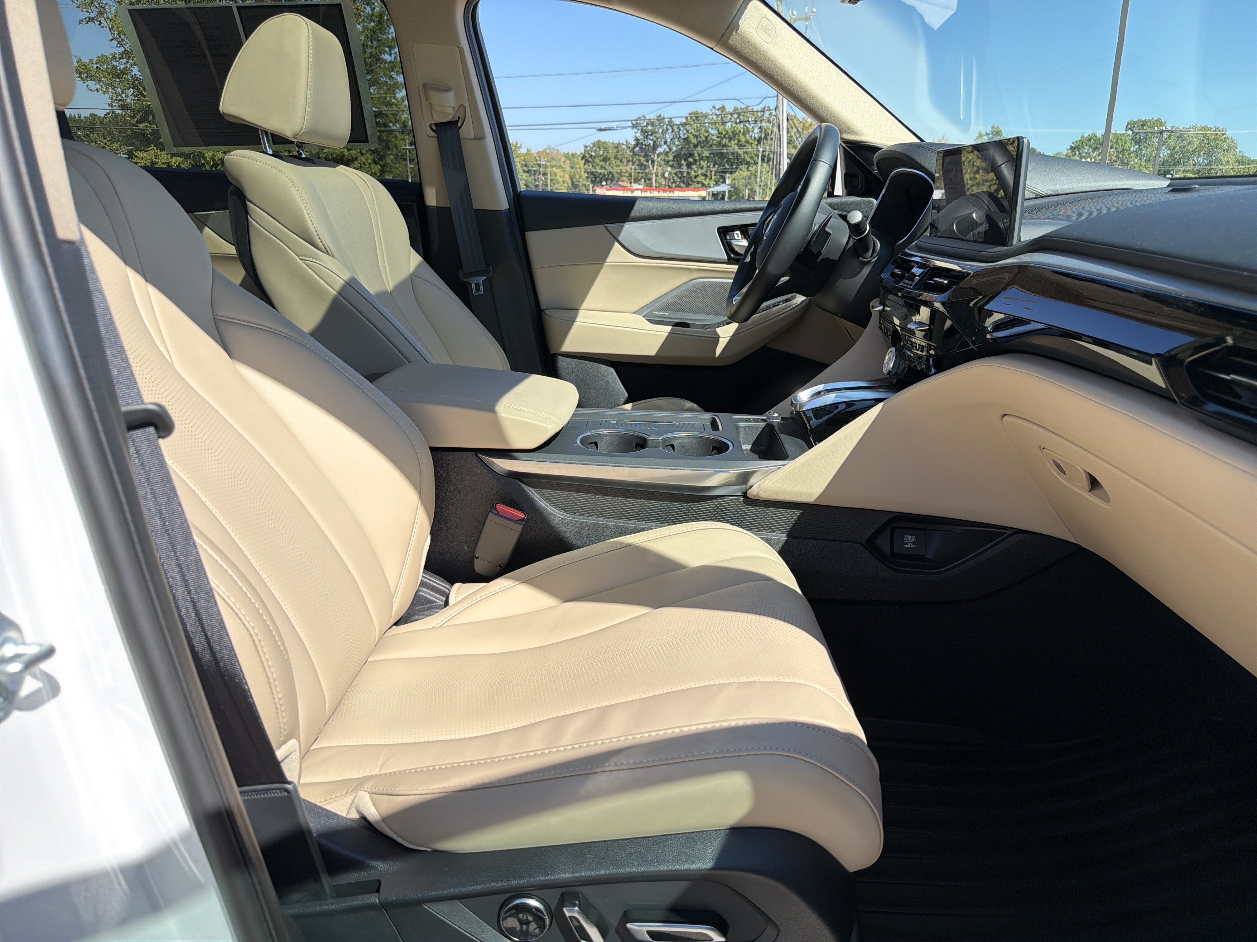 Certified 2026 Acura MDX w/ Technology Package FWD image 34