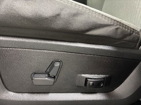 Used 2024 RAM 2500 Big Horn image 10