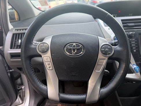 Used 2013 Toyota Prius V Five FWD image 17