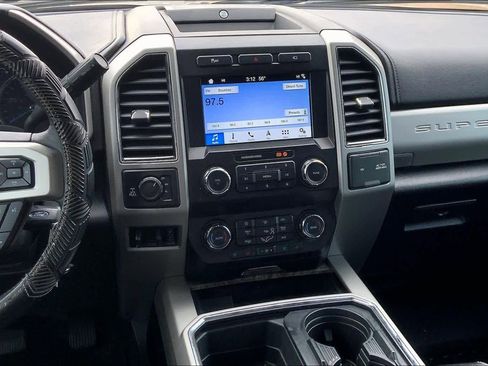 Certified 2019 Ford F250 Lariat w/ Chrome Package image 6