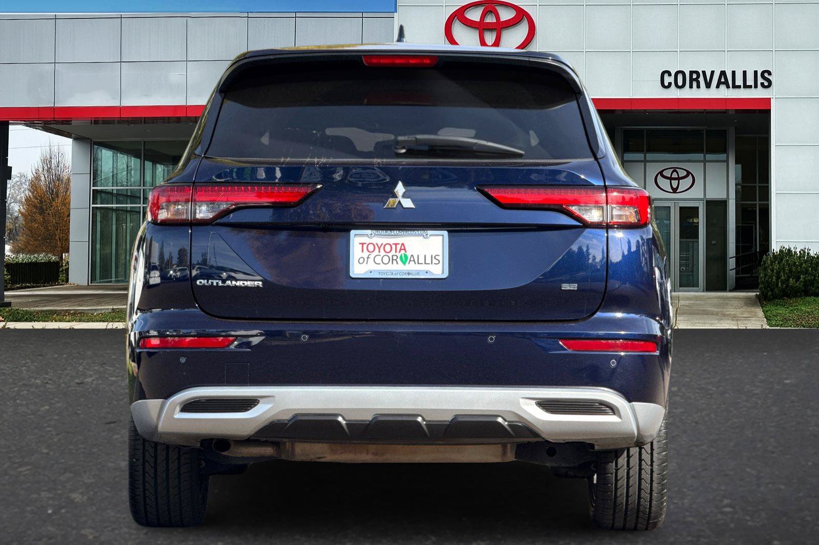 Used 2024 Mitsubishi Outlander SE AWD/4WD image 5