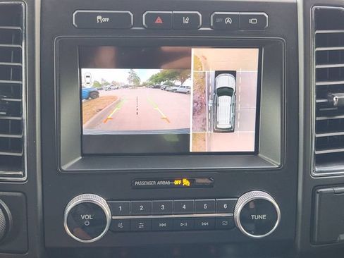 Used 2020 Ford Expedition Max Limited w/ Texas Edition Package RWD image 18