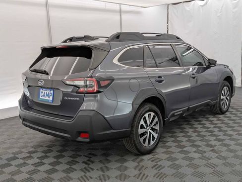 Used 2023 Subaru Outback Premium AWD/4WD image 3