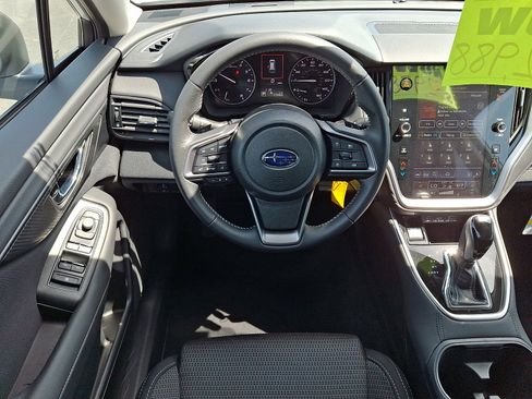 Used 2025 Subaru Outback Premium image 12