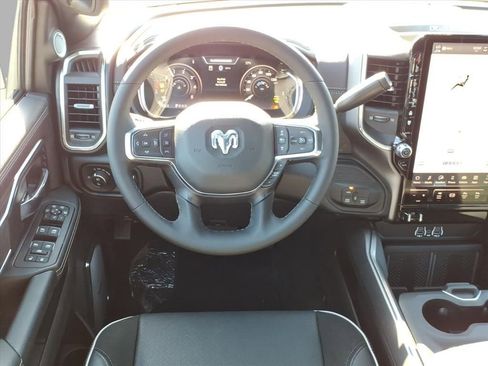 New 2026 RAM 2500 Laramie AWD/4WD image 13