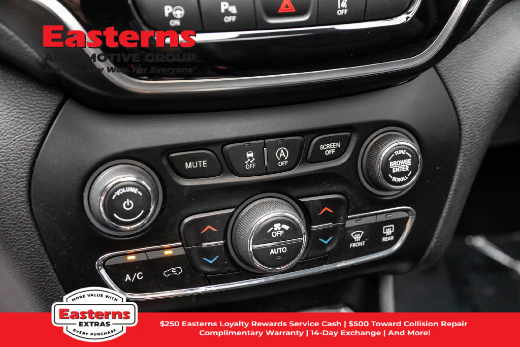 Used 2021 Jeep Cherokee Limited w/ Mopar Interior Package AWD/4WD image 22